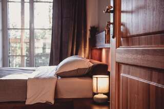 Отель Vanaga Ligzda Балтэзерс Двухместный номер с 1 кроватью и общей ванной комнатой-1